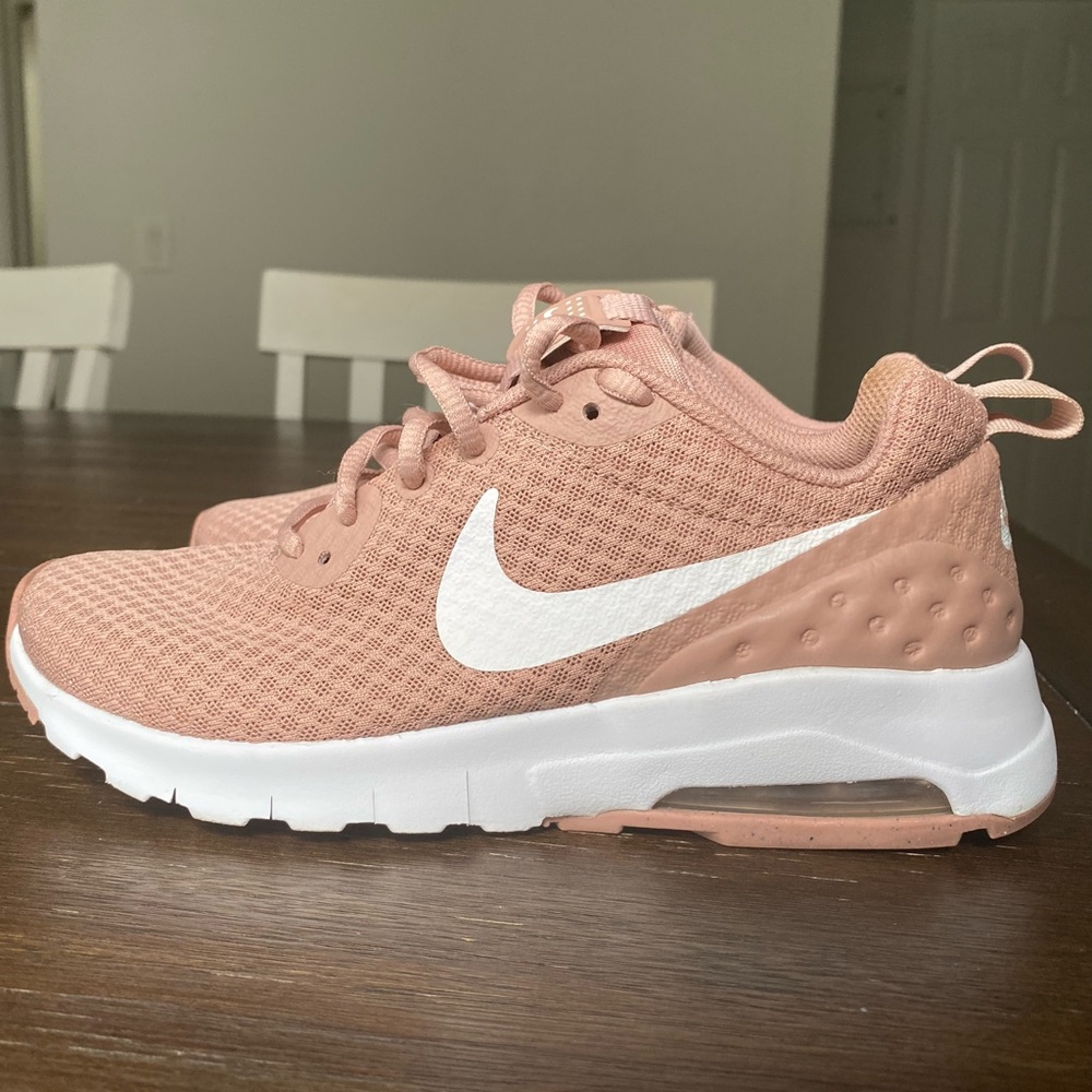 Nike Air Max Motion